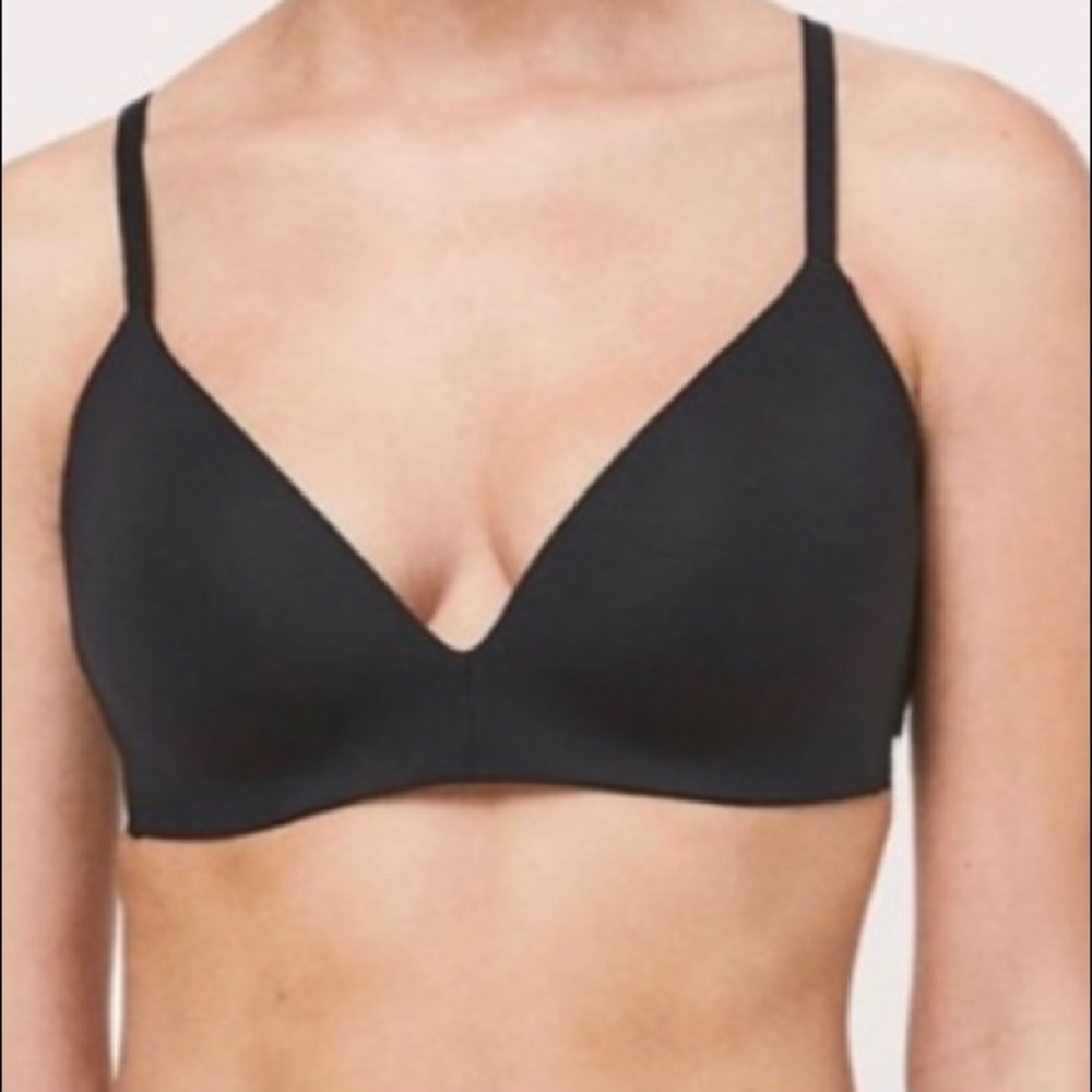 NWT Lululemon Take Shape Bra (Black)